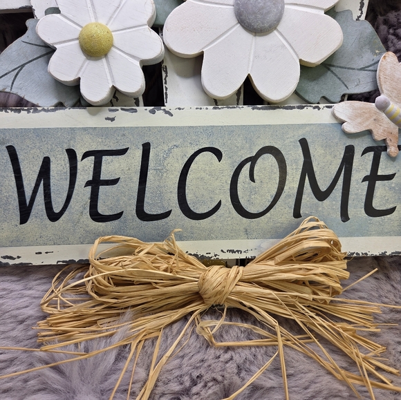 Vintage Wooden Daisy Floral Farmhouse Welcome Sign - Picture 3 of 4